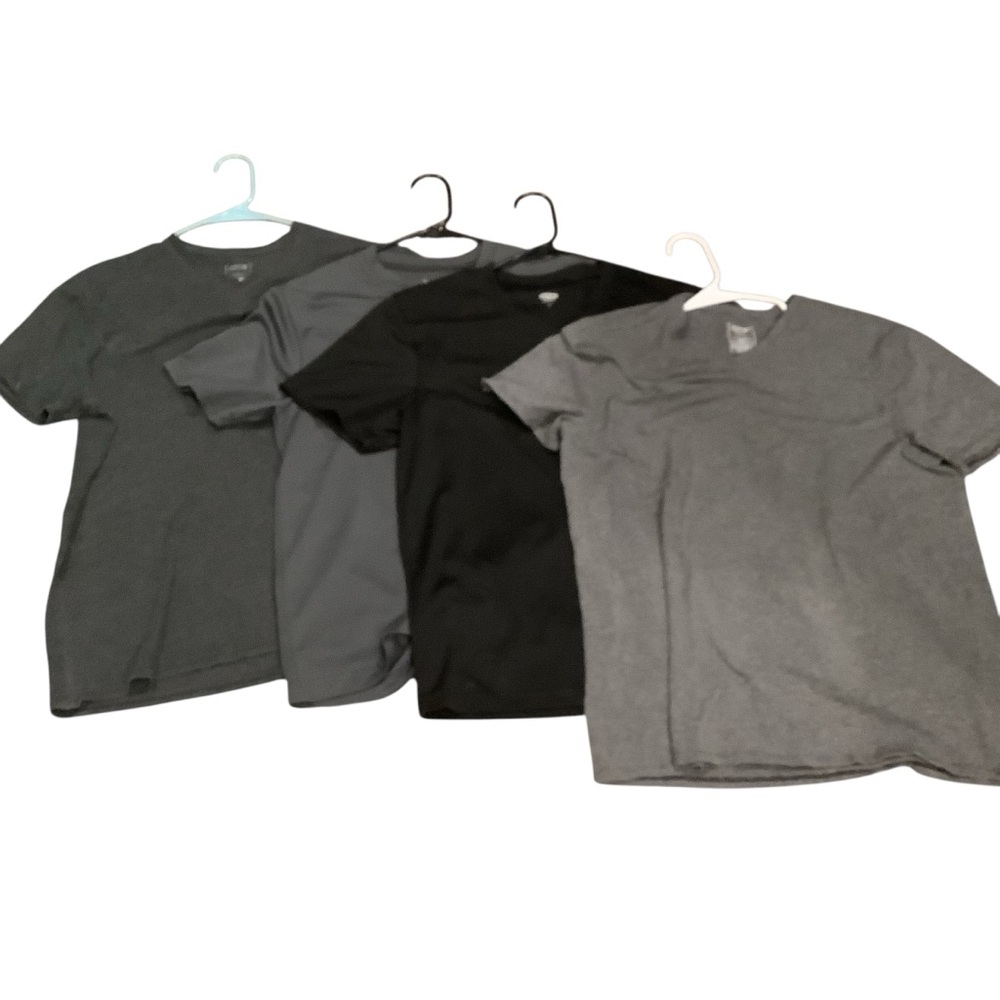 🖤Classic Gray and Black Men's T-Shirt Quadruple Bundle. All 4 shirts Med🖤